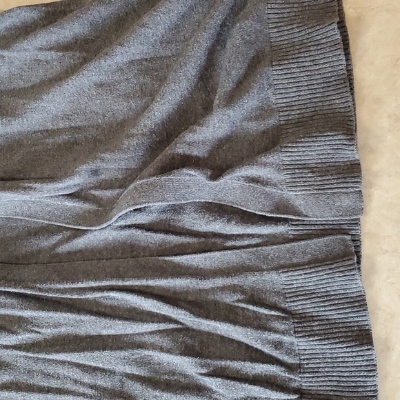 Old Navy women's short sleeve open front cardigan.  Size medium. - Picture 8 of 9